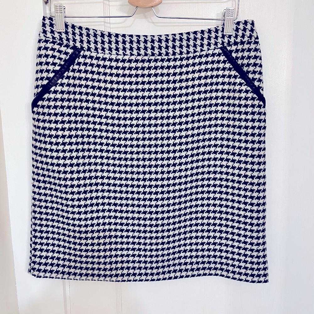 Soft Houndstooth Pencil Skirt